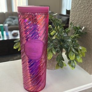 NWOT Starbucks pink holiday swirl 16 ounce plastic tumbler